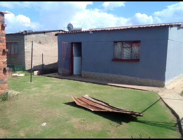2 BEDROOM HOUSE FOR SALE IN TSAKANE